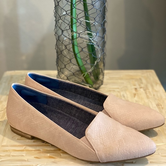 Flats- pointed toe- nude-Dr Scholls - Picture 4 of 5